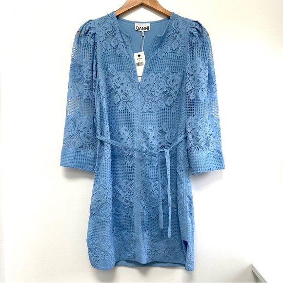 dress with lace at the back SHEARL